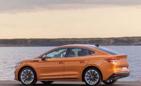 2022 Škoda ENYAQ Coupe iV (Color: Phoenix Orange) Rear Three-Quarter Wallpapers 450x275 (114)