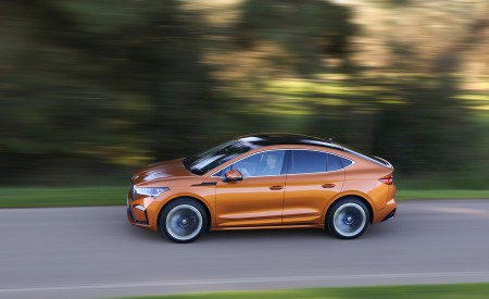 2022 Škoda ENYAQ Coupe iV (Color: Phoenix Orange) Side Wallpapers 450x275 (86)