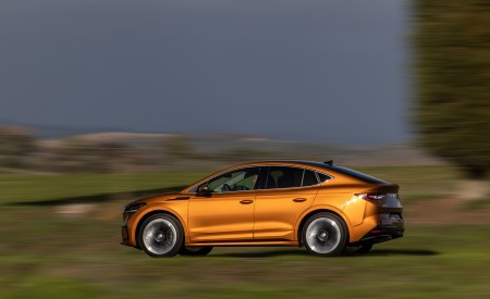 2022 Škoda ENYAQ Coupe iV (Color: Phoenix Orange) Side Wallpapers 450x275 (98)