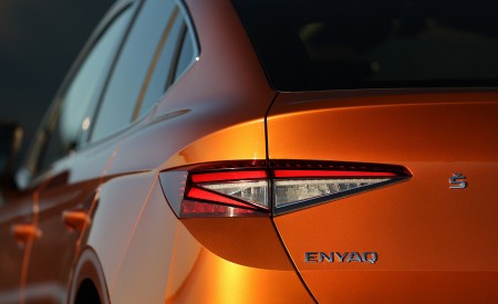 2022 Škoda ENYAQ Coupe iV (Color: Phoenix Orange) Tail Light Wallpapers 450x275 (160)