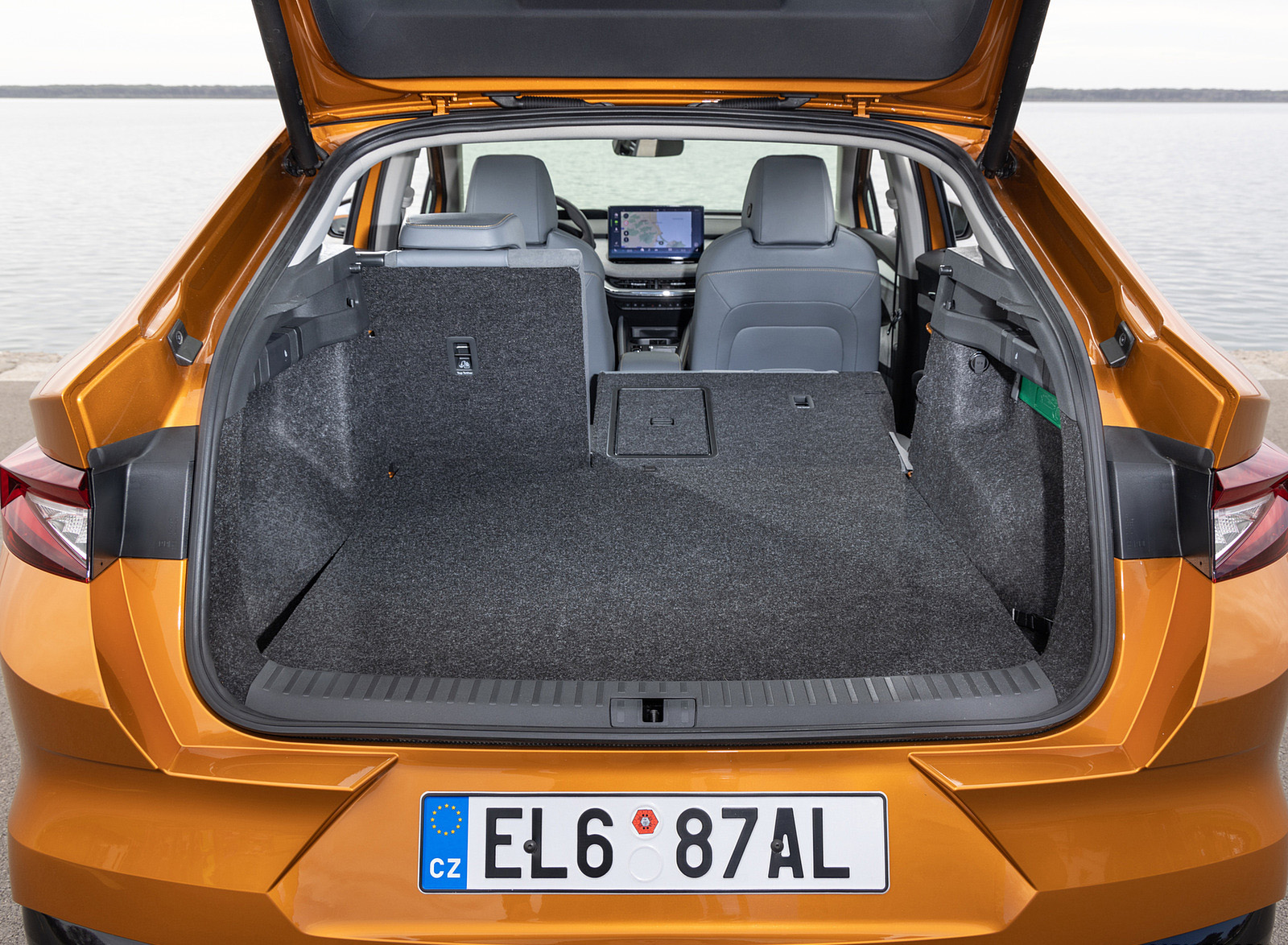 2022 Škoda ENYAQ Coupe iV (Color: Phoenix Orange) Trunk Wallpapers #172 of 173