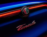 2023 Alfa Romeo Tonale Badge Wallpapers 150x120 (14)