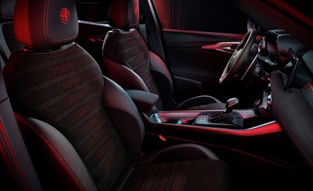 2023 Alfa Romeo Tonale Interior Front Seats Wallpapers 450x275 (19)