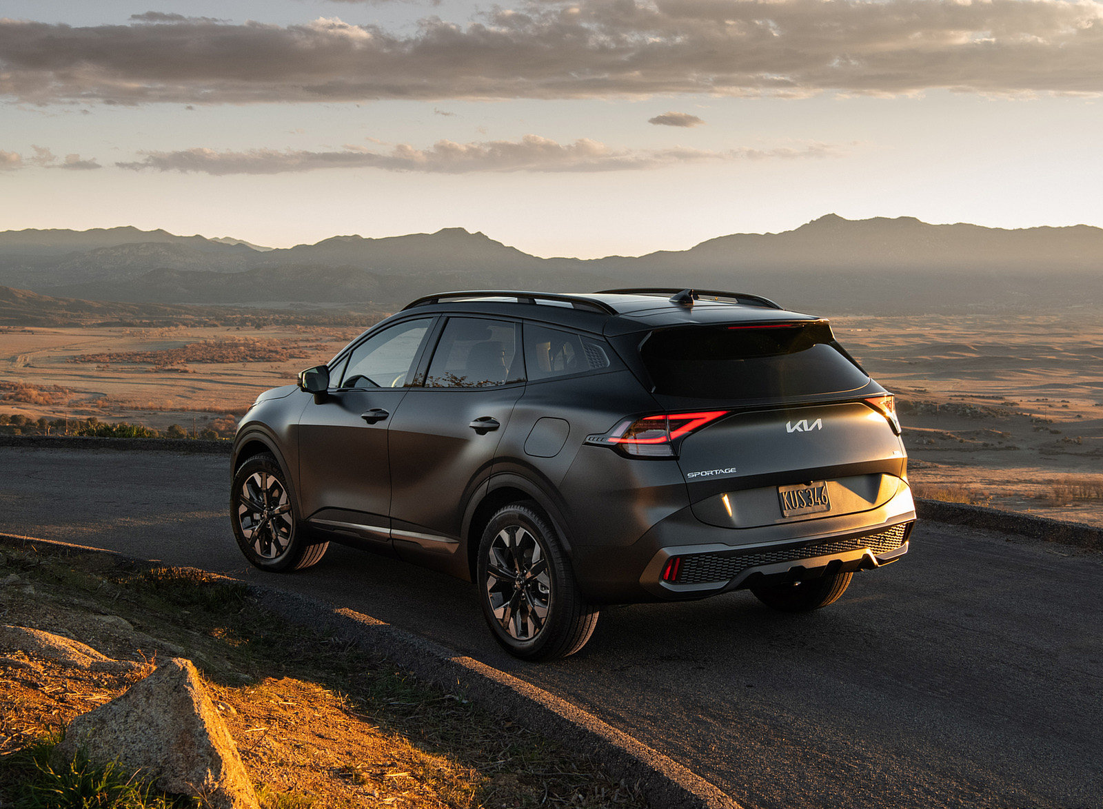 2023 Kia Sportage PHEV Rear Three-Quarter Wallpapers (10)