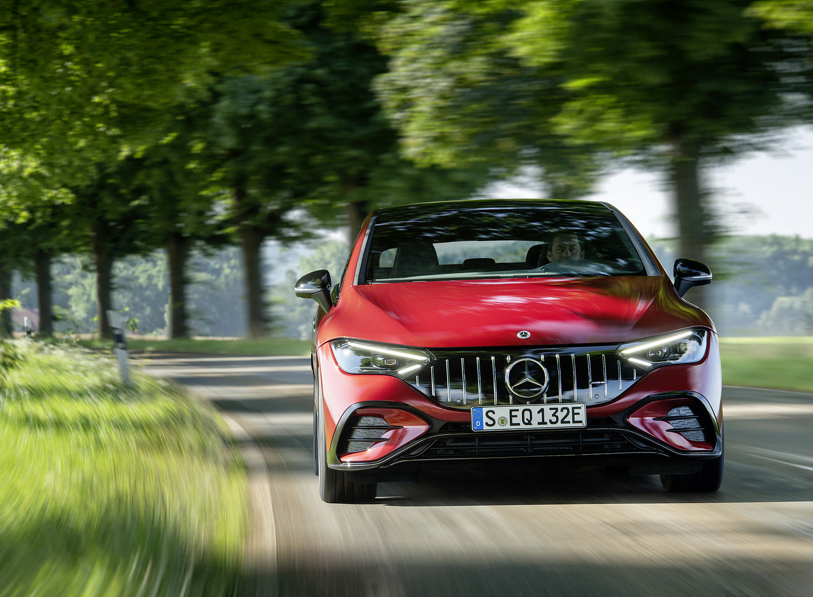 2023 Mercedes-AMG EQE 43 4MATIC (Color: MANUFAKTUR hyacinth red) Front Wallpapers #14 of 241