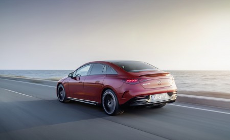 2023 Mercedes-AMG EQE 43 4MATIC (Color: MANUFAKTUR hyacinth red) Rear Three-Quarter Wallpapers 450x275 (5)