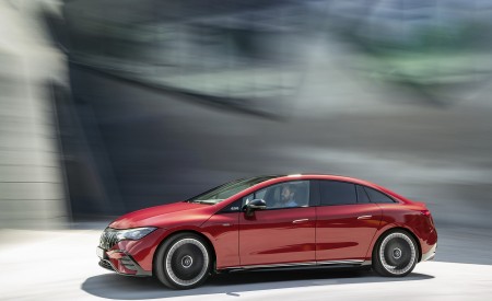 2023 Mercedes-AMG EQE 43 4MATIC (Color: MANUFAKTUR hyacinth red) Side Wallpapers 450x275 (17)