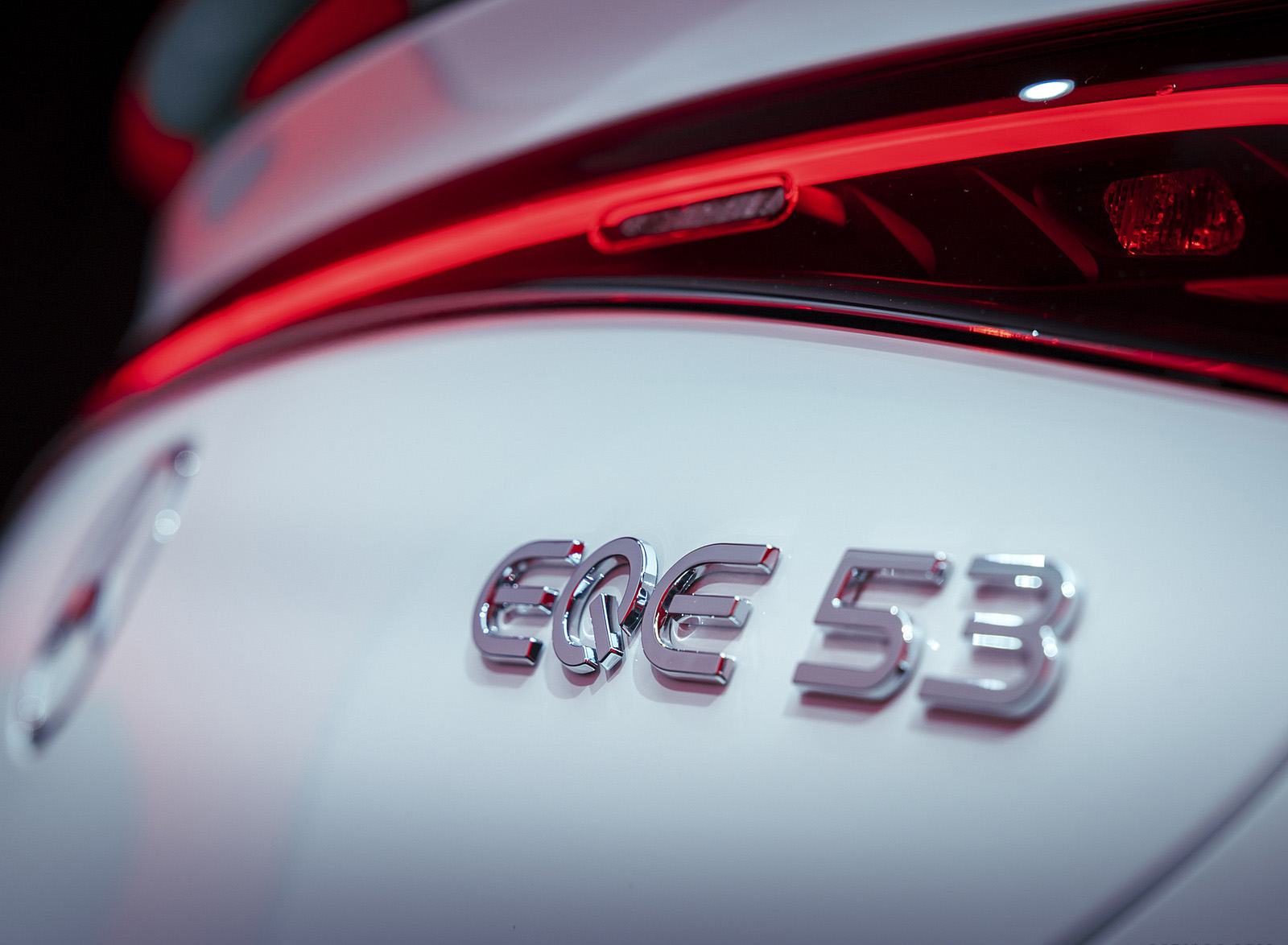 2023 Mercedes-AMG EQE 53 4MATIC+ (Color: Opalite White Bright) Badge Wallpapers #93 of 241