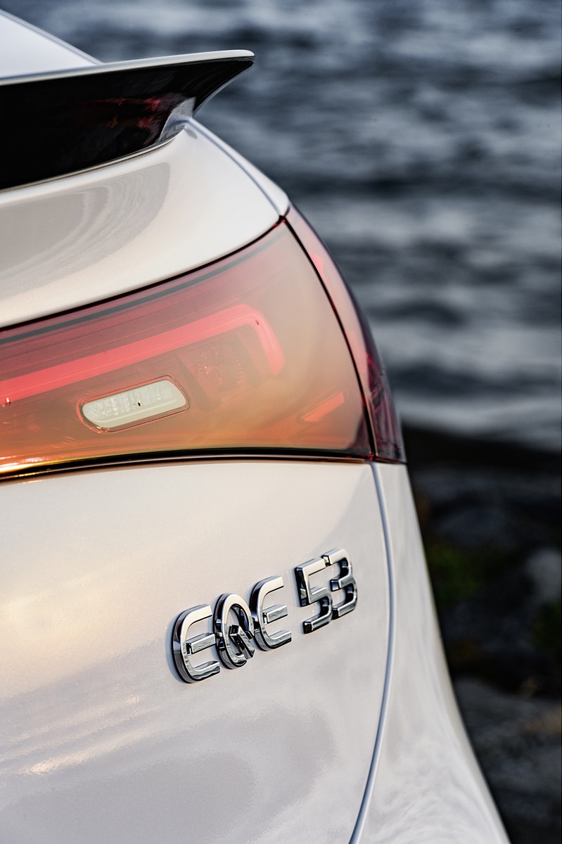 2023 Mercedes-AMG EQE 53 4MATIC+ (Color: Opalite White Bright) Detail Wallpapers #66 of 241