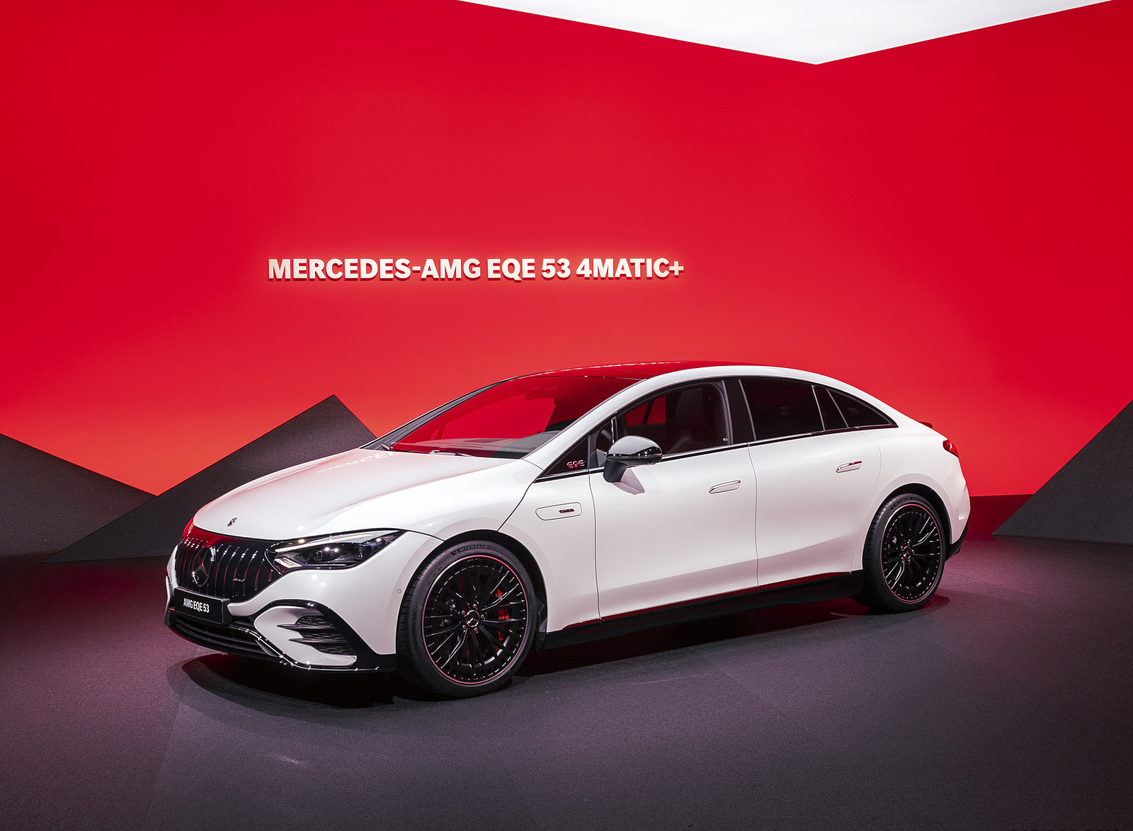 2023 Mercedes-AMG EQE 53 4MATIC+ (Color: Opalite White Bright) Front Three-Quarter Wallpapers #76 of 241