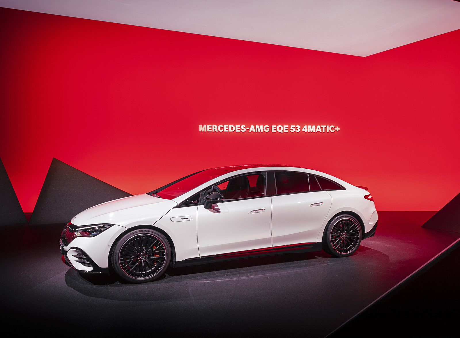 2023 Mercedes-AMG EQE 53 4MATIC+ (Color: Opalite White Bright) Front Three-Quarter Wallpapers #78 of 241