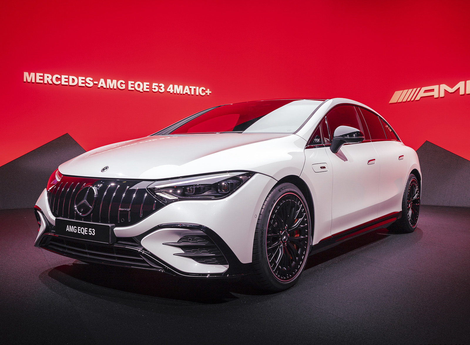 2023 Mercedes-AMG EQE 53 4MATIC+ (Color: Opalite White Bright) Front Three-Quarter Wallpapers #82 of 241