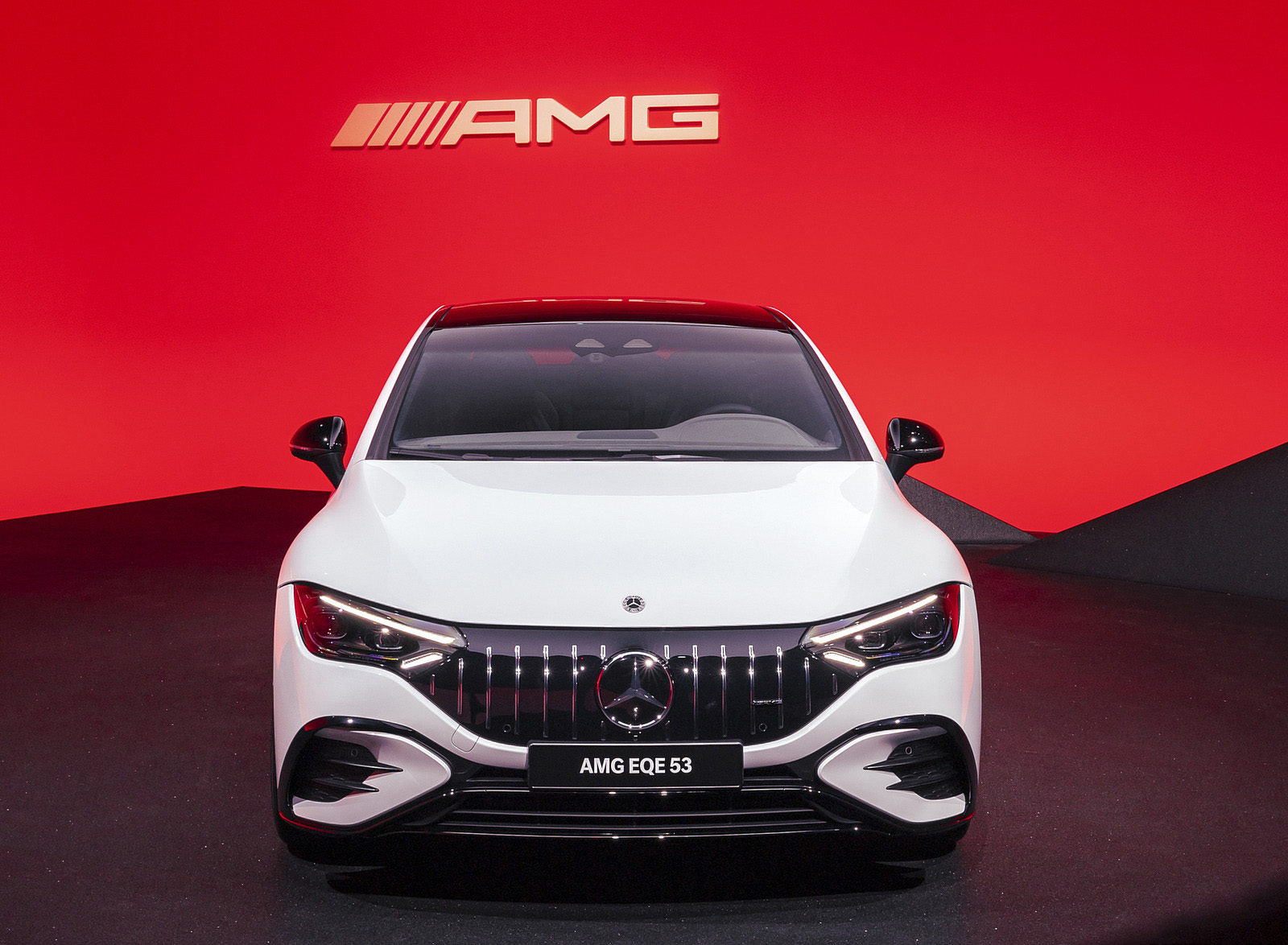 2023 Mercedes-AMG EQE 53 4MATIC+ (Color: Opalite White Bright) Front Wallpapers #86 of 241
