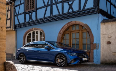 2023 Mercedes-AMG EQE 53 4MATIC+ (Color: Spectral Blue) Front Three-Quarter Wallpapers 450x275 (120)