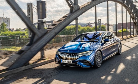 2023 Mercedes-AMG EQE 53 4MATIC+ (Color: Spectral Blue) Front Three-Quarter Wallpapers 450x275 (118)