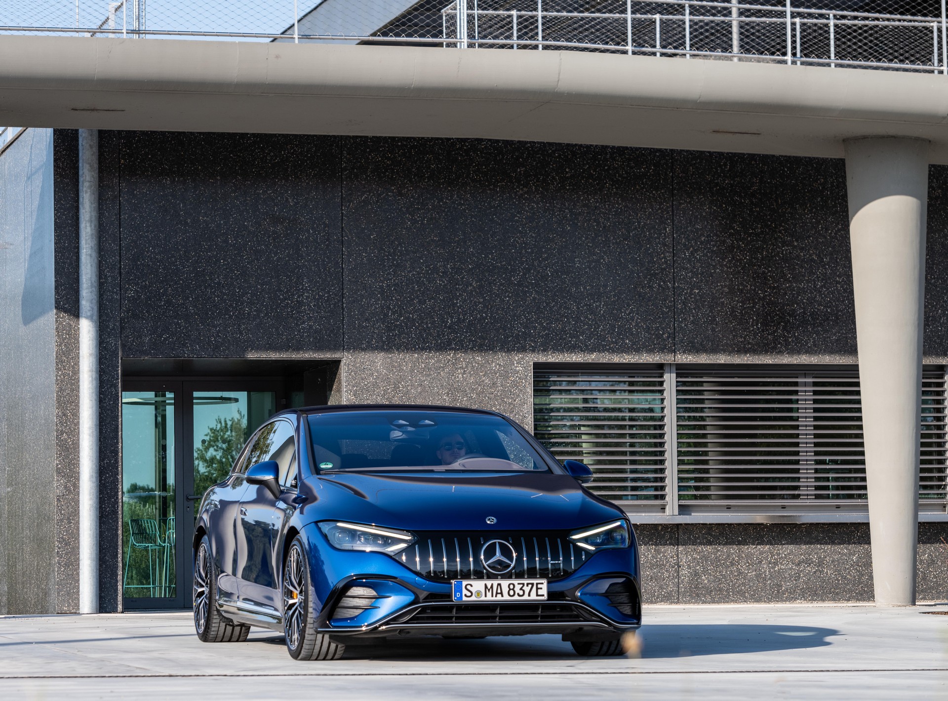 2023 Mercedes-AMG EQE 53 4MATIC+ (Color: Spectral Blue) Front Wallpapers  #124 of 241