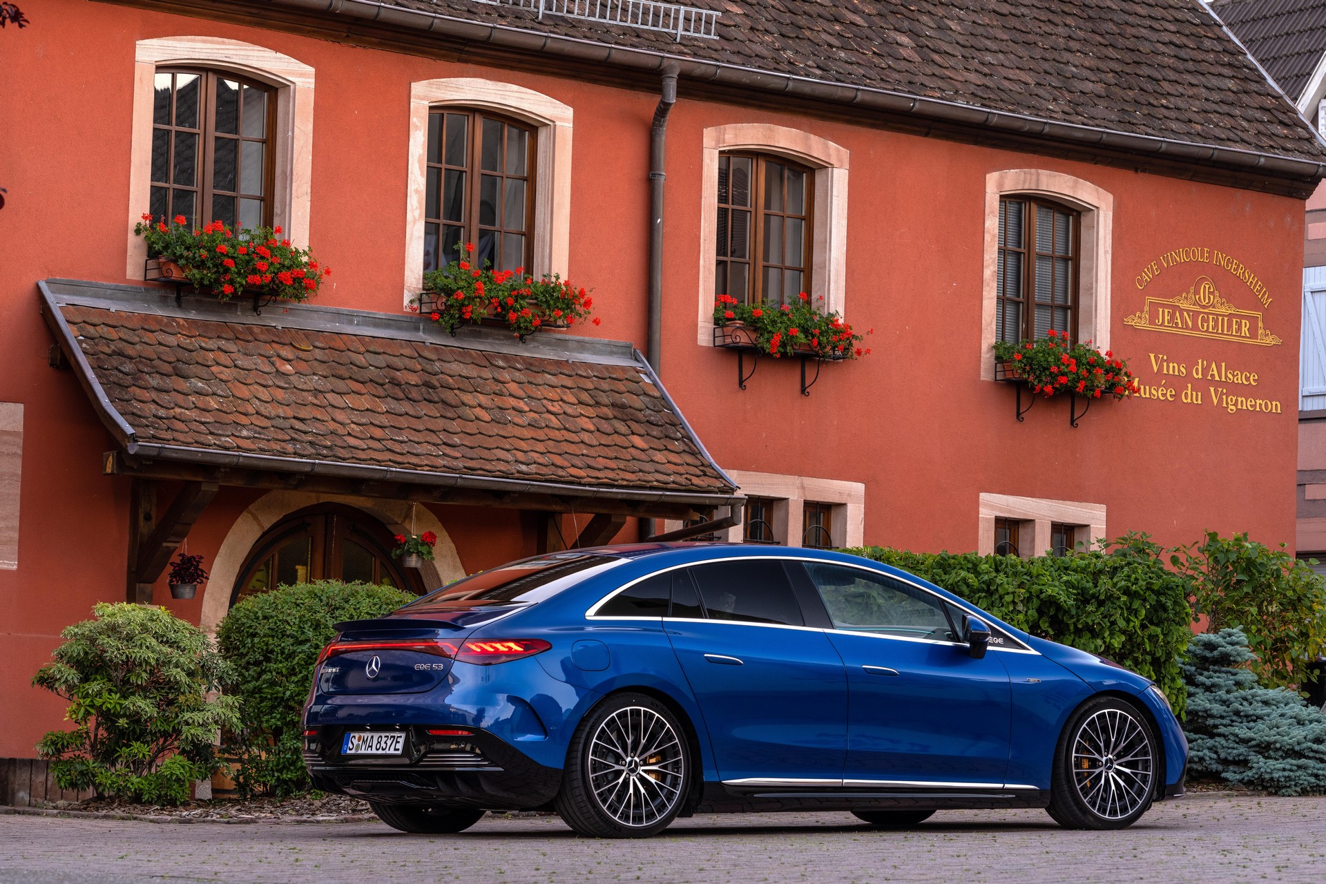 2023 Mercedes-AMG EQE 53 4MATIC+ (Color: Spectral Blue) Rear Three-Quarter Wallpapers #139 of 241