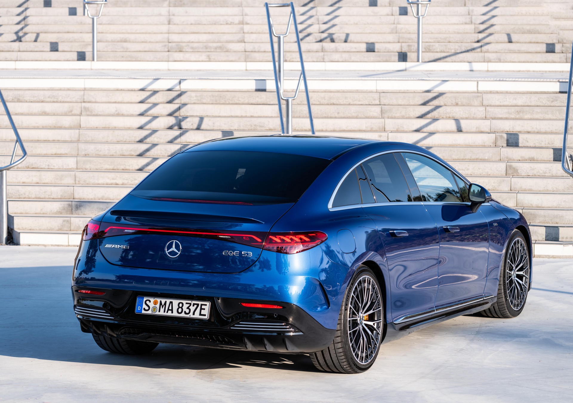 2023 Mercedes-AMG EQE 53 4MATIC+ (Color: Spectral Blue) Rear Three-Quarter Wallpapers #126 of 241