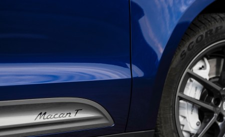 2023 Porsche Macan T (Color: Gentian Blue Metallic) Detail Wallpapers 450x275 (202)