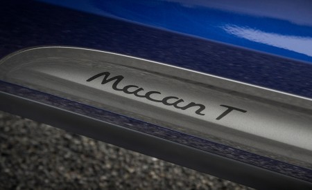 2023 Porsche Macan T (Color: Gentian Blue Metallic) Detail Wallpapers 450x275 (203)