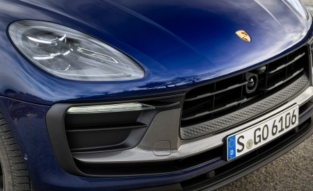 2023 Porsche Macan T (Color: Gentian Blue Metallic) Detail Wallpapers 450x275 (196)