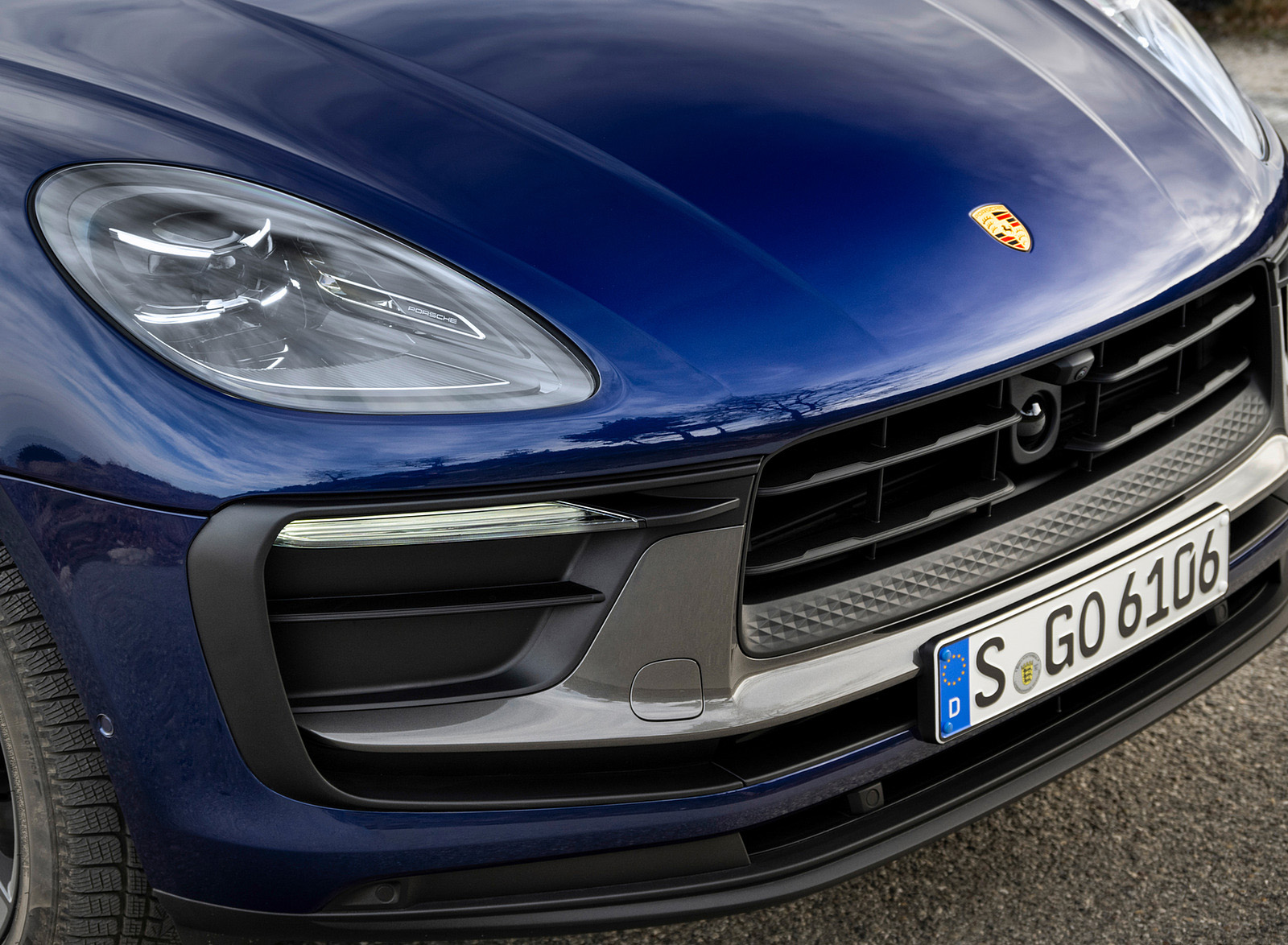 2023 Porsche Macan T (Color: Gentian Blue Metallic) Detail Wallpapers #196 of 225