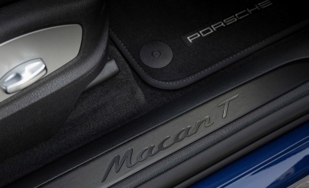 2023 Porsche Macan T (Color: Gentian Blue Metallic) Door Sill Wallpapers 450x275 (205)