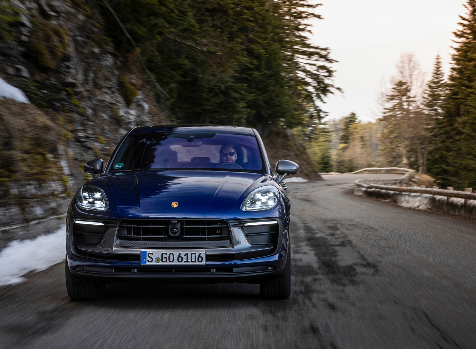 2023 Porsche Macan T (Color: Gentian Blue Metallic) Front Wallpapers  #164 of 225