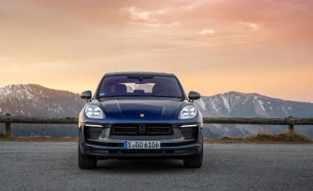 2023 Porsche Macan T (Color: Gentian Blue Metallic) Front Wallpapers 450x275 (179)