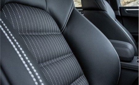 2023 Porsche Macan T (Color: Gentian Blue Metallic) Interior Front Seats Wallpapers 450x275 (214)