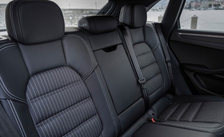 2023 Porsche Macan T (Color: Gentian Blue Metallic) Interior Rear Seats Wallpapers 450x275 (218)