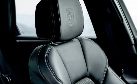 2023 Porsche Macan T (Color: Papaya Metallic) Interior Front Seats Wallpapers 450x275 (149)