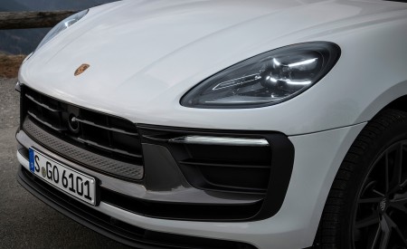 2023 Porsche Macan T (Color: Pure White) Detail Wallpapers 450x275 (61)