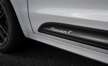 2023 Porsche Macan T (Color: Pure White) Detail Wallpapers  450x275 (62)