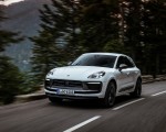 2023 Porsche Macan T (Color: Pure White) Front Three-Quarter Wallpapers 150x120 (1)