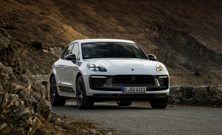 2023 Porsche Macan T (Color: Pure White) Front Wallpapers 450x275 (40)