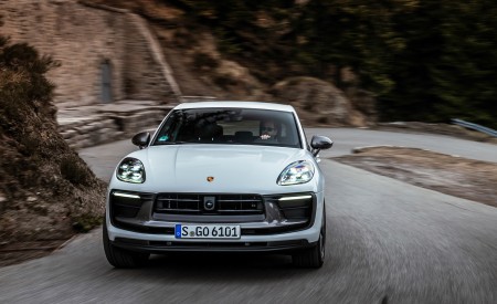 2023 Porsche Macan T (Color: Pure White) Front Wallpapers 450x275 (13)