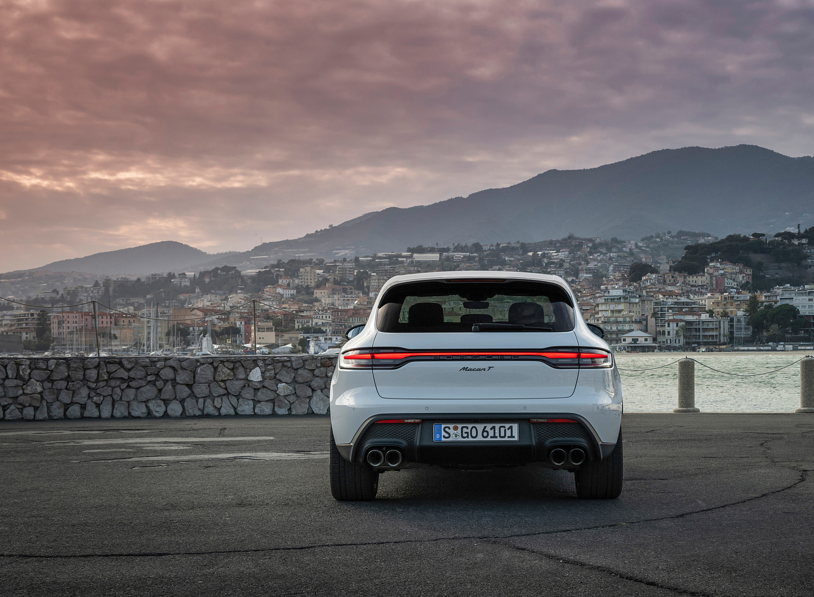 2023 Porsche Macan T (Color: Pure White) Rear Wallpapers #54 of 225
