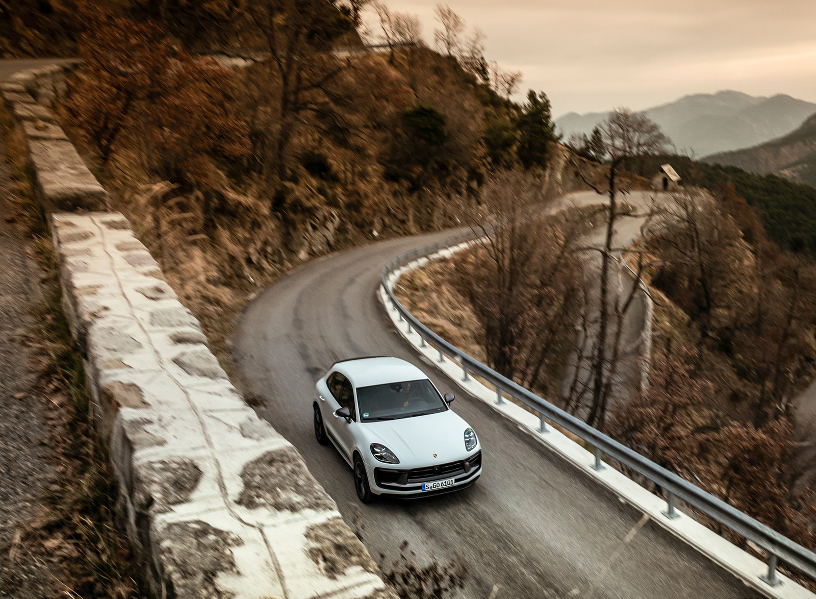 2023 Porsche Macan T (Color: Pure White) Top Wallpapers  #27 of 225