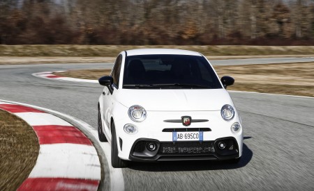 2022 Abarth 695 Competizione Front Wallpapers 450x275 (5)