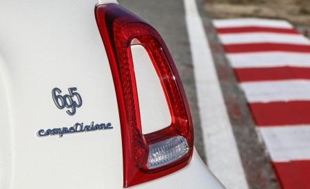 2022 Abarth 695 Competizione Tail Light Wallpapers 450x275 (16)