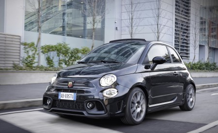 2022 Abarth 695 Turismo Front Three-Quarter Wallpapers 450x275 (2)