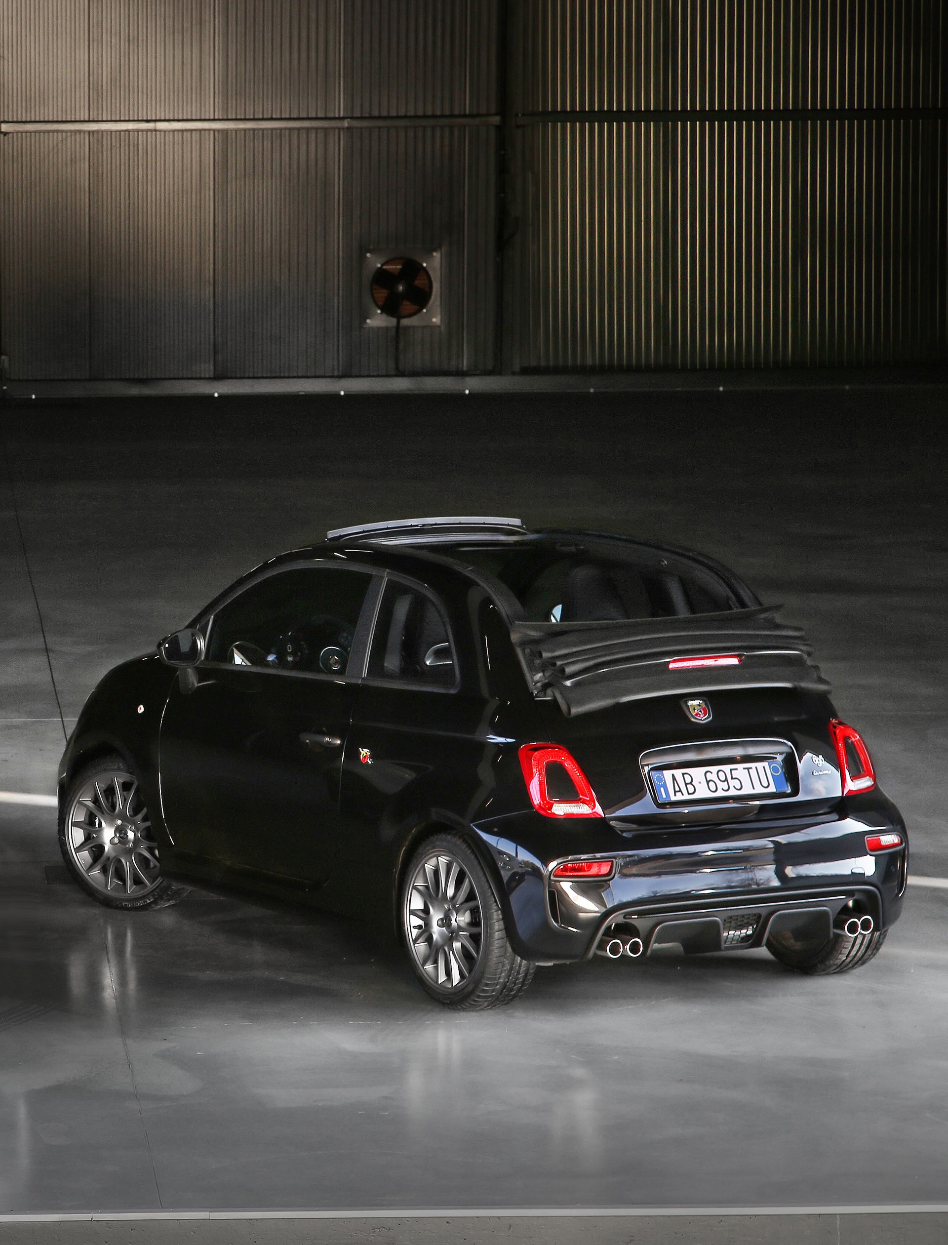 2022 Abarth 695 Turismo Rear Three-Quarter Wallpapers #11 of 16