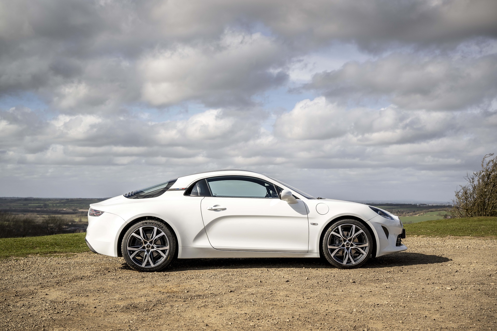 2022 Alpine A110 (UK-Spec) Side Wallpapers (4)