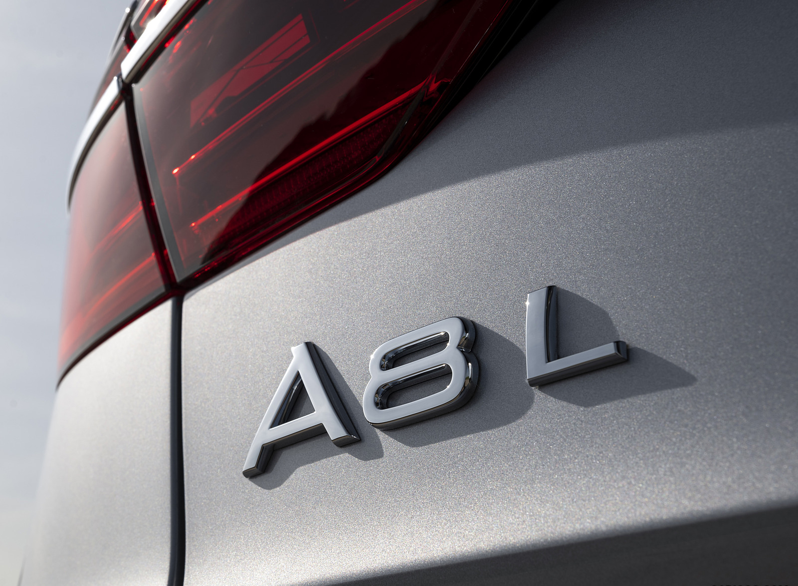 2022 Audi A8 L 60 TFSI e (UK-Spec; Plug-In Hybrid) Badge Wallpapers #35 of 64