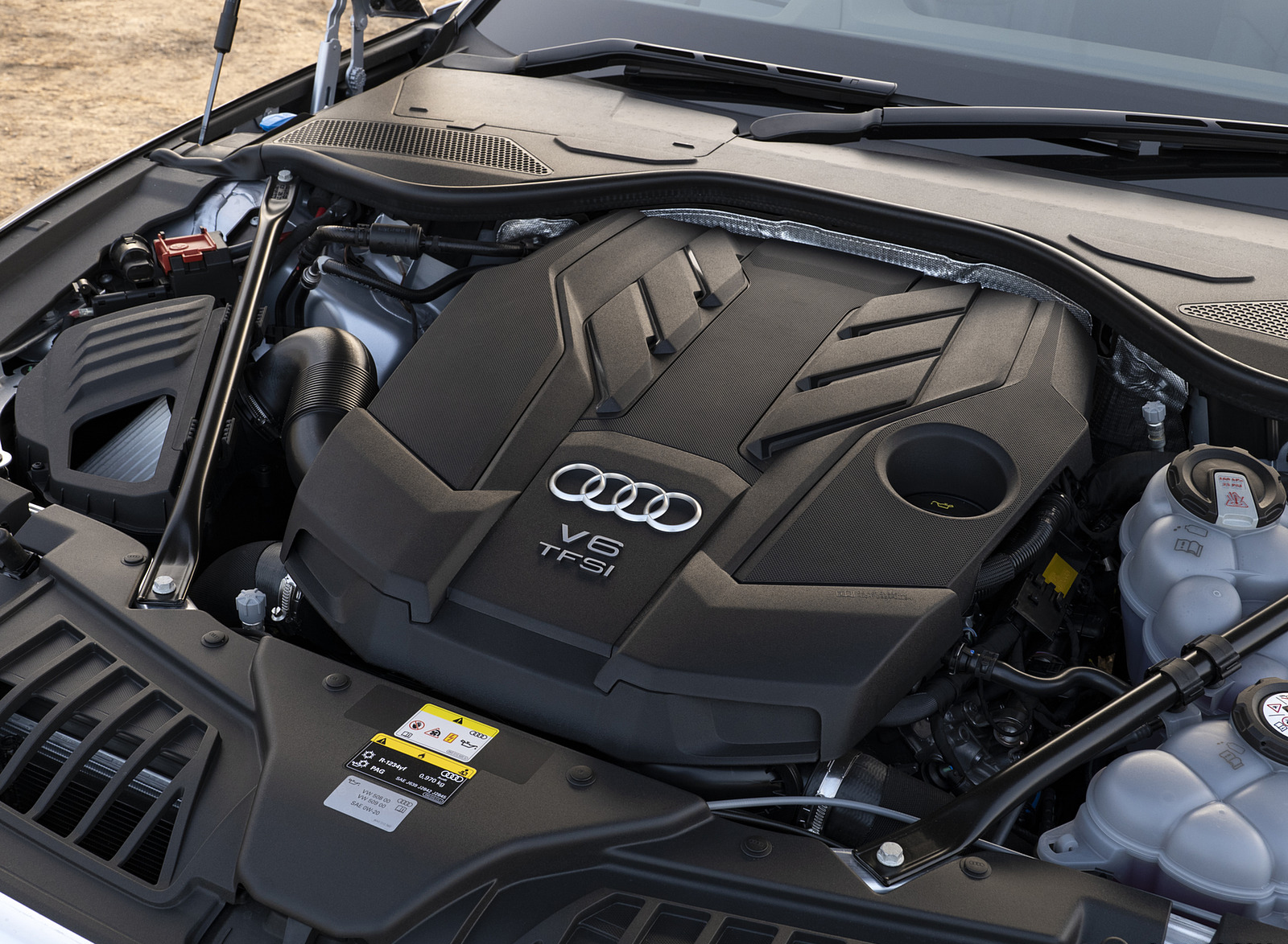 2022 Audi A8 L 60 TFSI e (UK-Spec; Plug-In Hybrid) Engine Wallpapers #38 of 64