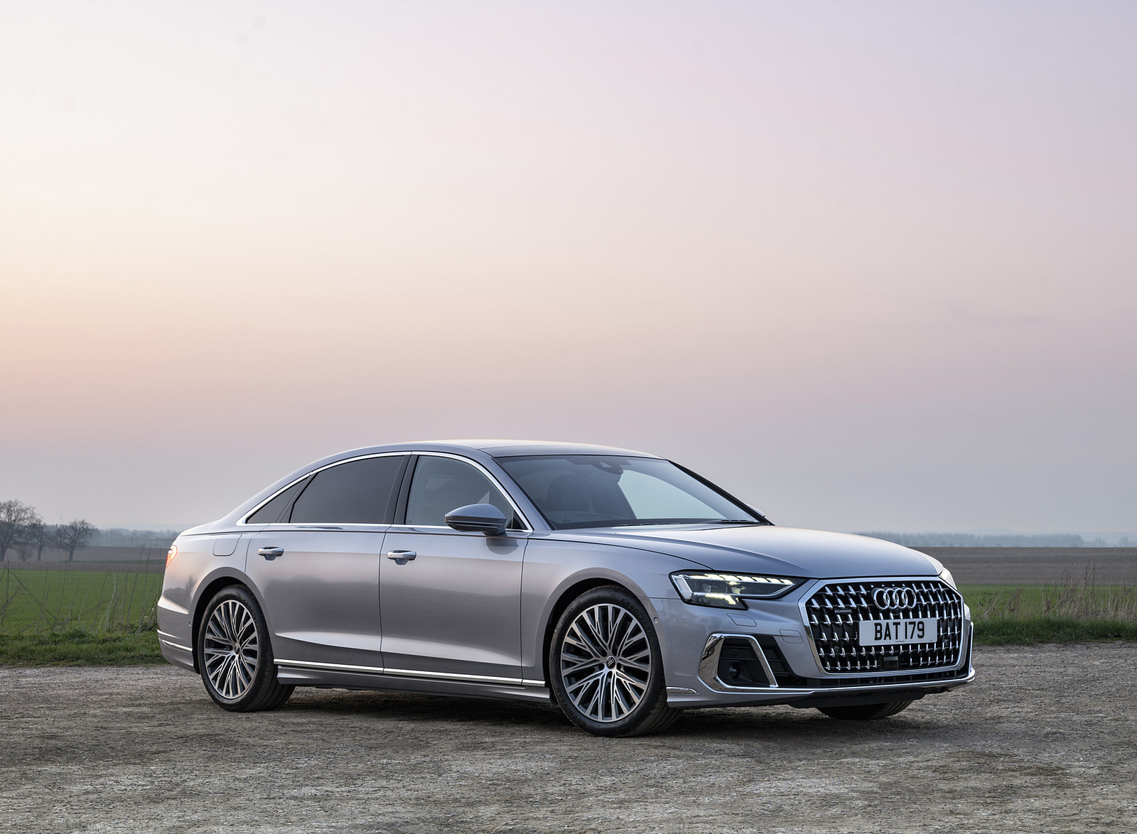 2022 Audi A8 L 60 TFSI e (UK-Spec; Plug-In Hybrid) Front Three-Quarter Wallpapers #19 of 64