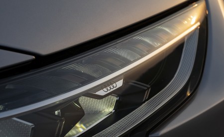 2022 Audi A8 L 60 TFSI e (UK-Spec; Plug-In Hybrid) Headlight Wallpapers  450x275 (26)