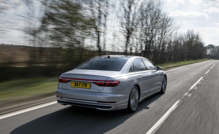 2022 Audi A8 L 60 TFSI e (UK-Spec; Plug-In Hybrid) Rear Three-Quarter Wallpapers 450x275 (15)