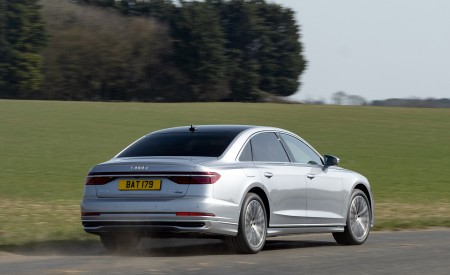 2022 Audi A8 L 60 TFSI e (UK-Spec; Plug-In Hybrid) Rear Three-Quarter Wallpapers 450x275 (4)